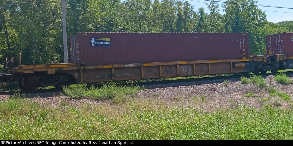 DTTX 400662A and one container